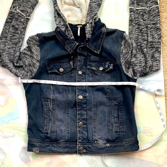 Free People Hooded Denim Knit Jacket Navy Black Gary Distressed L Mixed Media - Picture 4 of 13